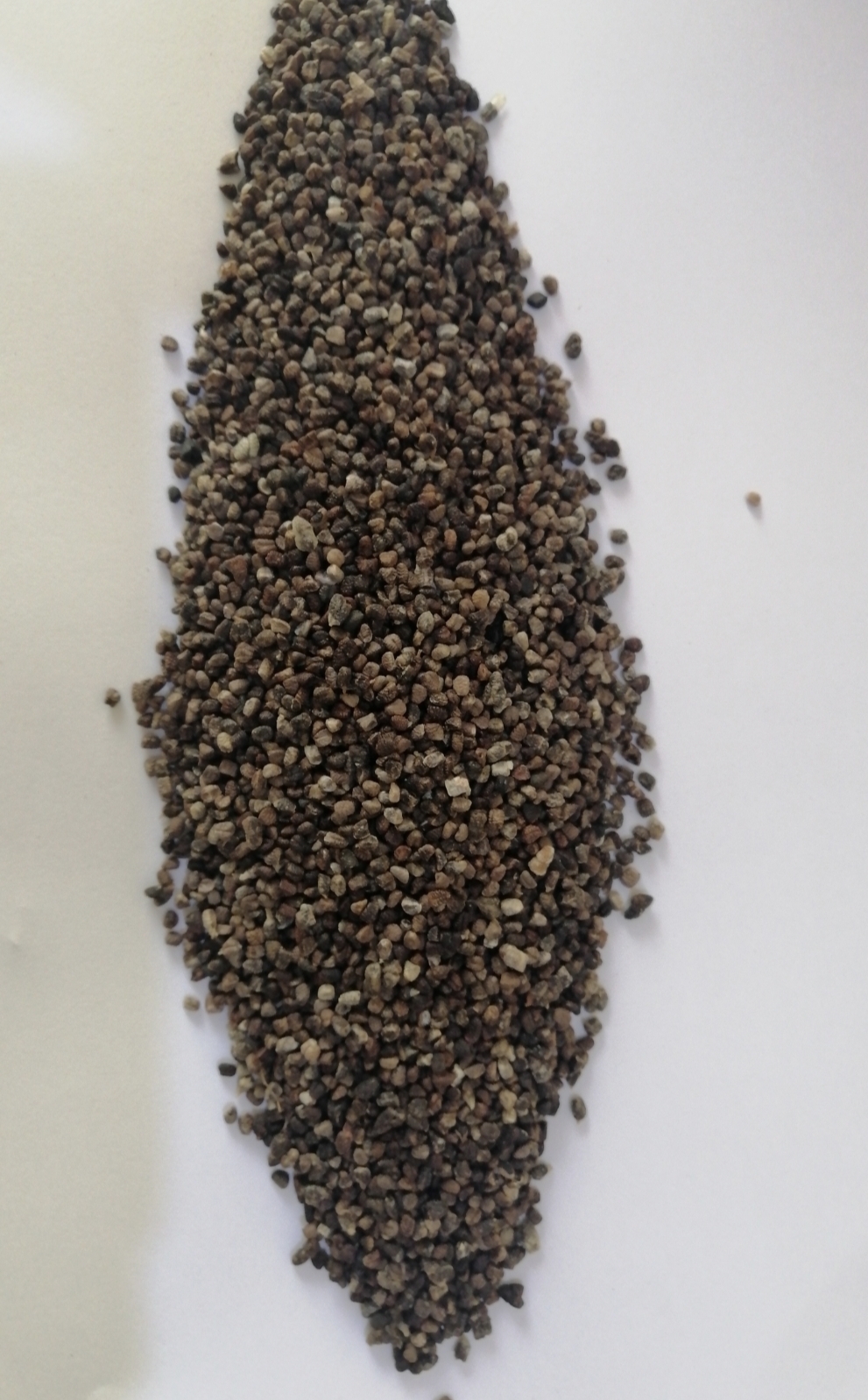 Decorticated cardamom seeds