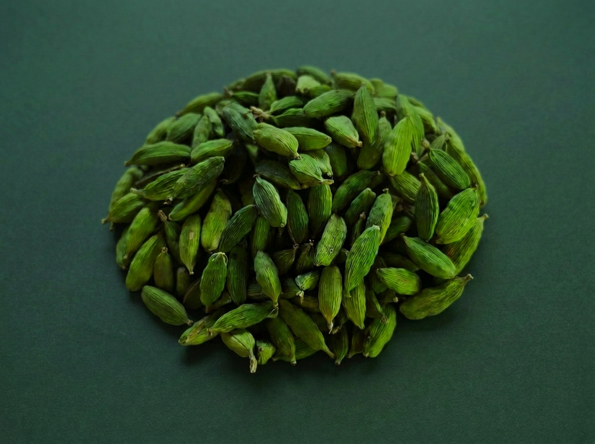 Cardamom Intensive Green Jumbo 9-10 mm